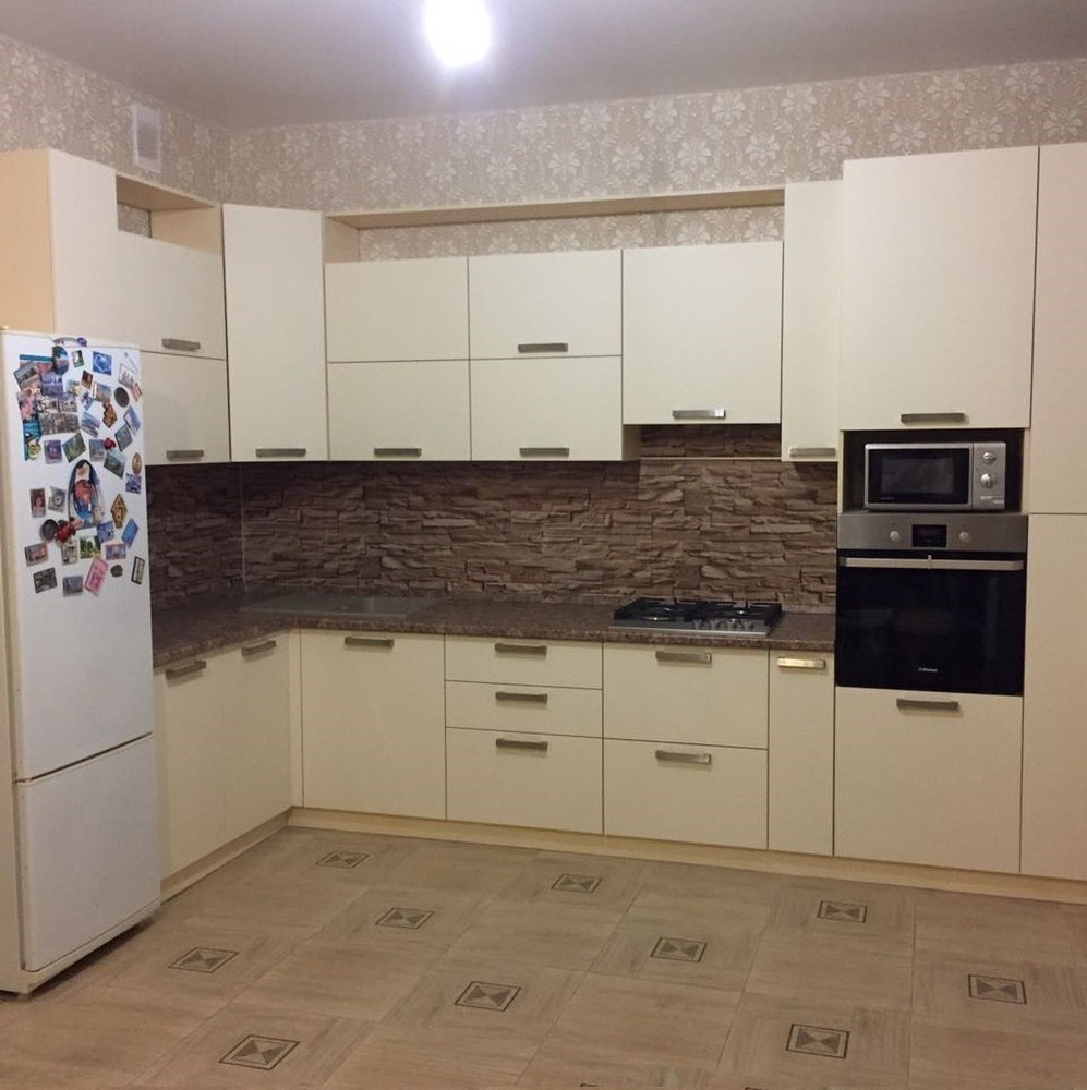 Белый кухонный гарнитур-Кухня МДФ в ПВХ «Модель 165»-фото1